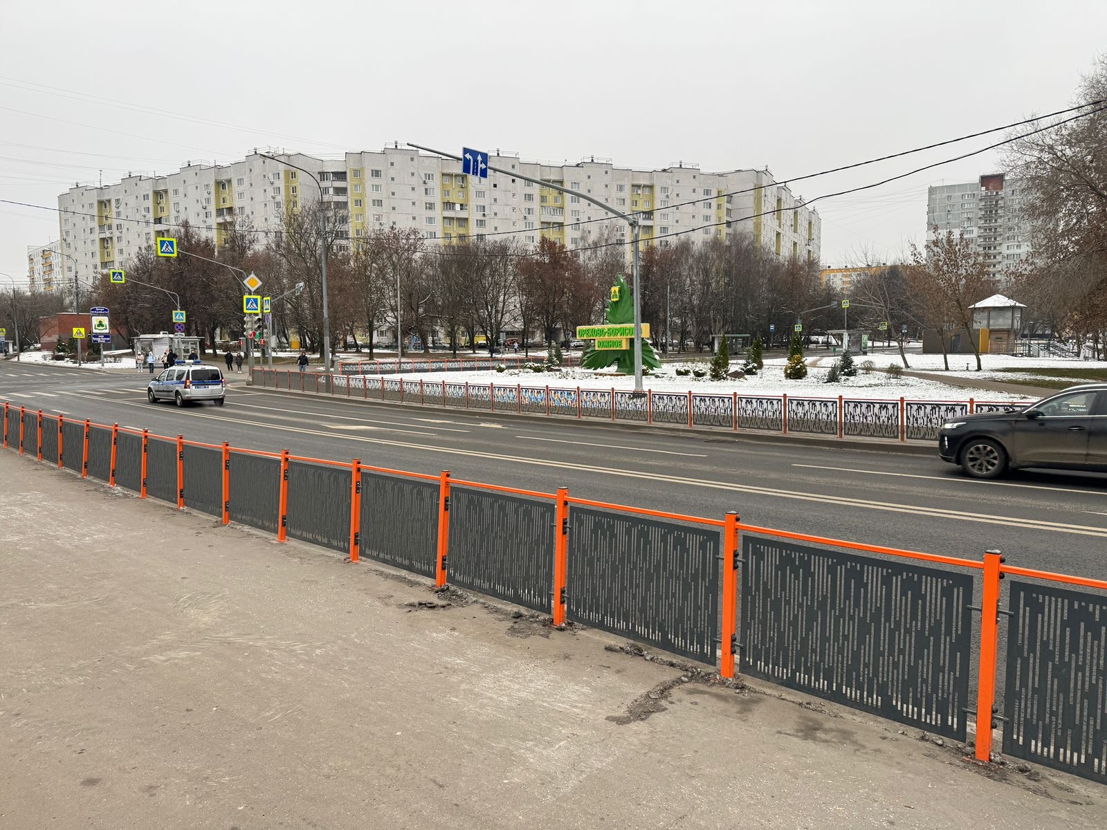 Новое ограждение установили в Орехове-Борисове Южном. Фото: страница управы района Орехово-Борисово Южное в социальных сетях