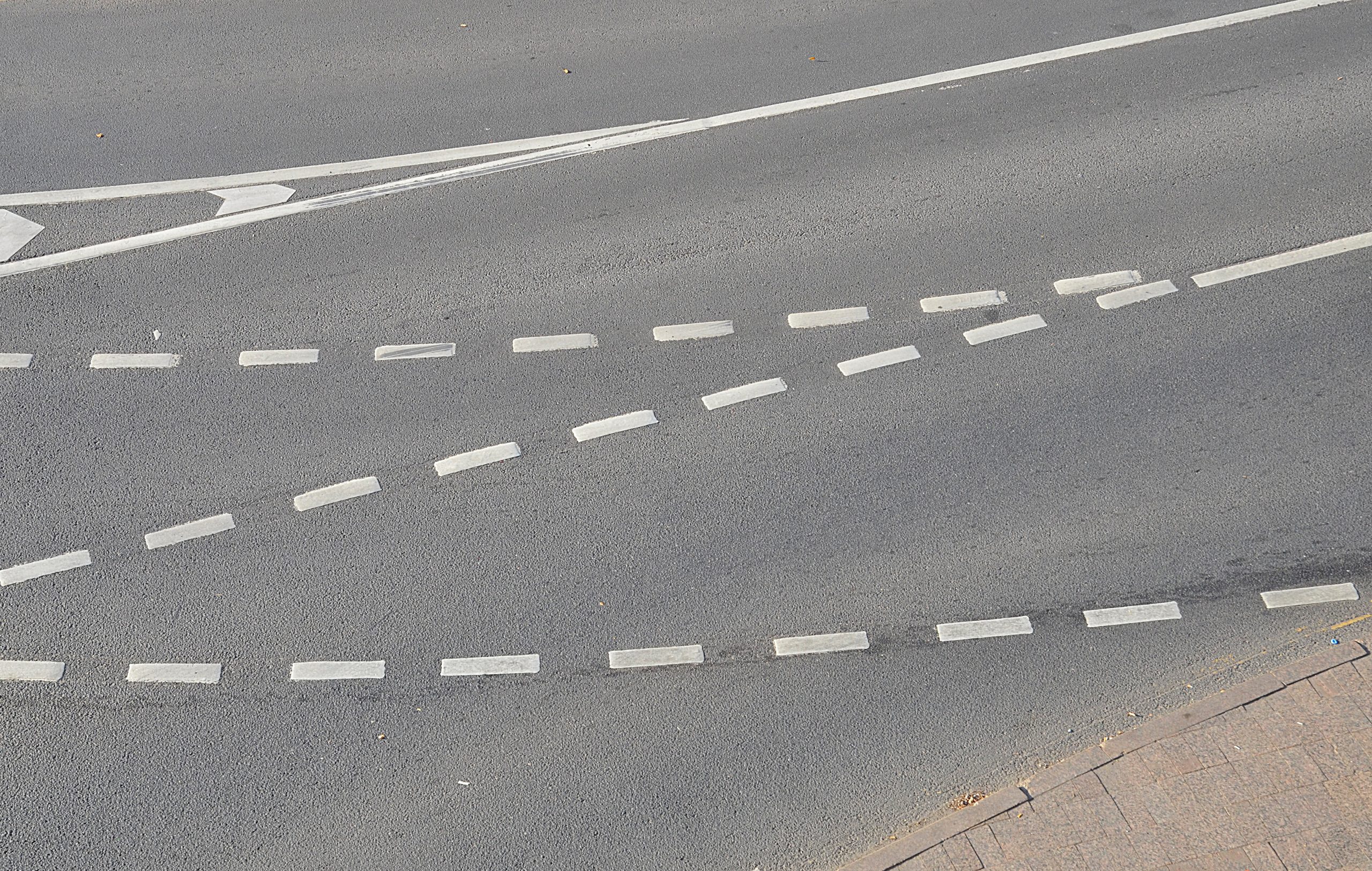 Работы по благоустройству выполнили около пересадочного узла «Домодедовская». Фото: Анна Быкова, «Вечерняя Москва»