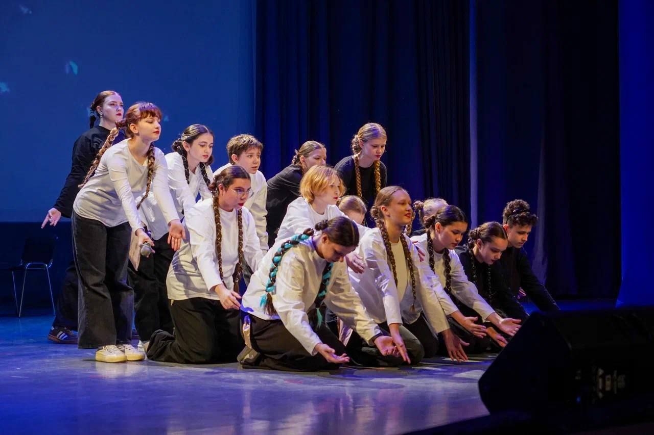 Ученики школы №949 приняли участие в полуфинале конкурса «Вожатый и его команда». Фото: страница школы №949 в социальных сетях