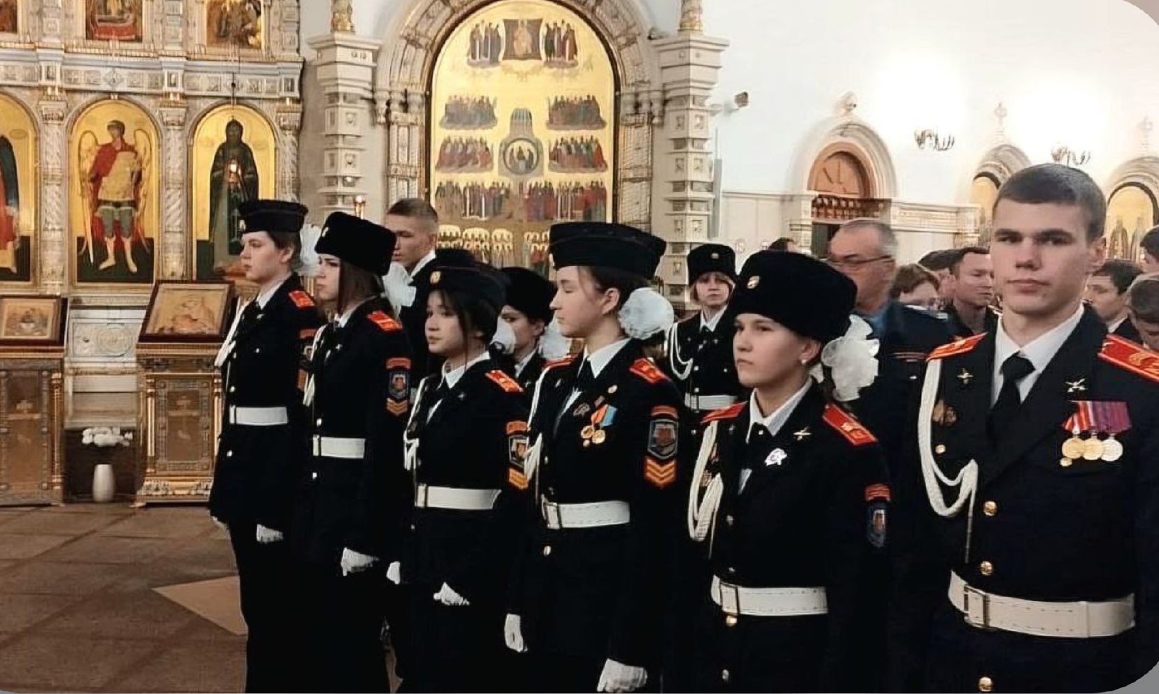 Ученики школы №949 приняли участие во встрече с представителями Южного викариатства. Фото: страница школы №949 в социальных сетях