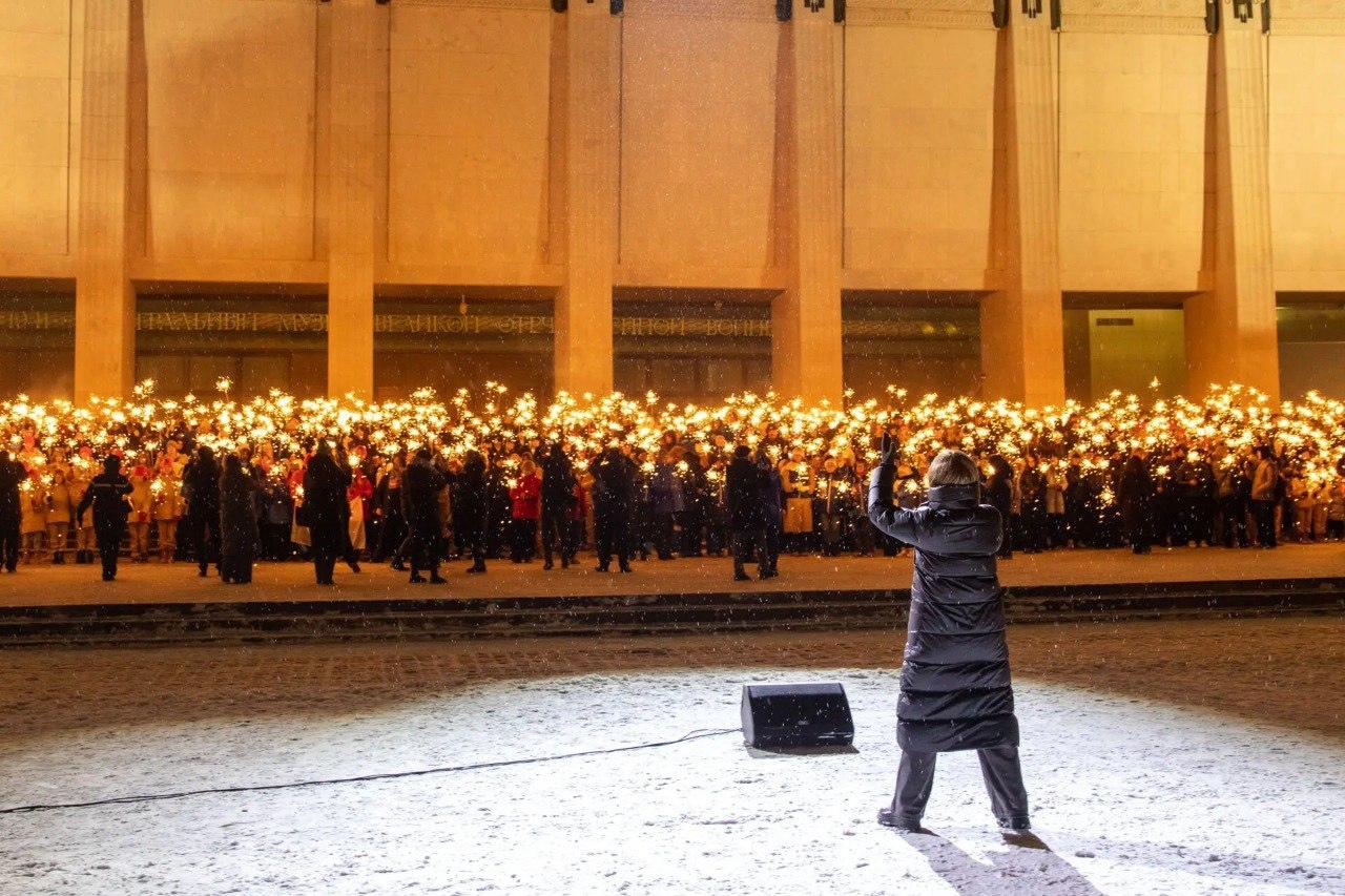 Студенты КДПИ имени Карла Фаберже почтили память герое блокады Ленинграда. Фото: страница КДПИ имени Карла Фаберже в социальных сетях